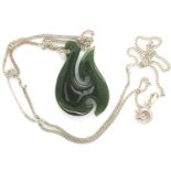 Boxed 925 silver and nephrite jade pendant necklace, chain L: 46 cm, 4.5g. P&P Group 1 (£14+VAT