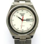 Seiko 5: automatic wristwatch with day and date aperture, working at lotting. P&P Group 1 (£14+VAT