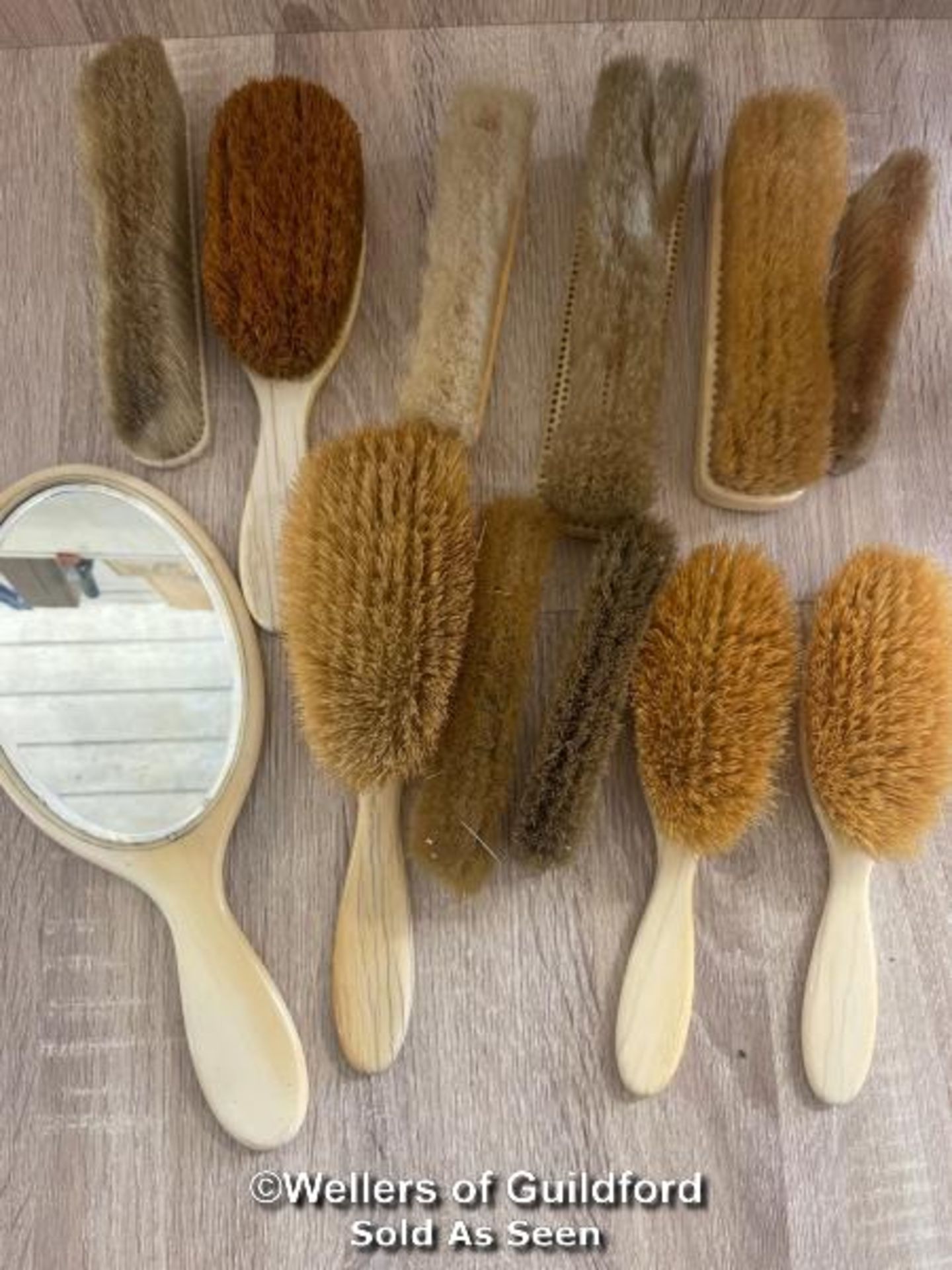 SELECTION OF 12 VARIOUS ANTIQUE BRUSHES AND ONE MIRROR - Image 6 of 6
