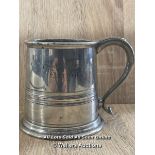 A WHITE METAL JUNIOR HURDLES TANKARD FROM ETON COLLEGE DATED 1941, 10.5CM HIGH, APPROX 391G