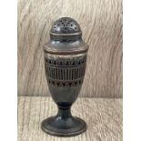 ANTIQUE SALT SHAKER OF PEWTER AND BLUE GLASS, 8CM HIGH