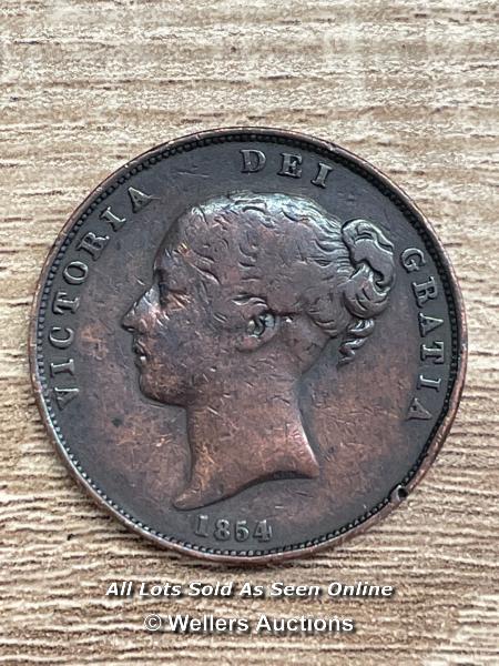 1854 QUEEN VICTORIA COIN, 3.3CM DIAMETER, APPROX 19G