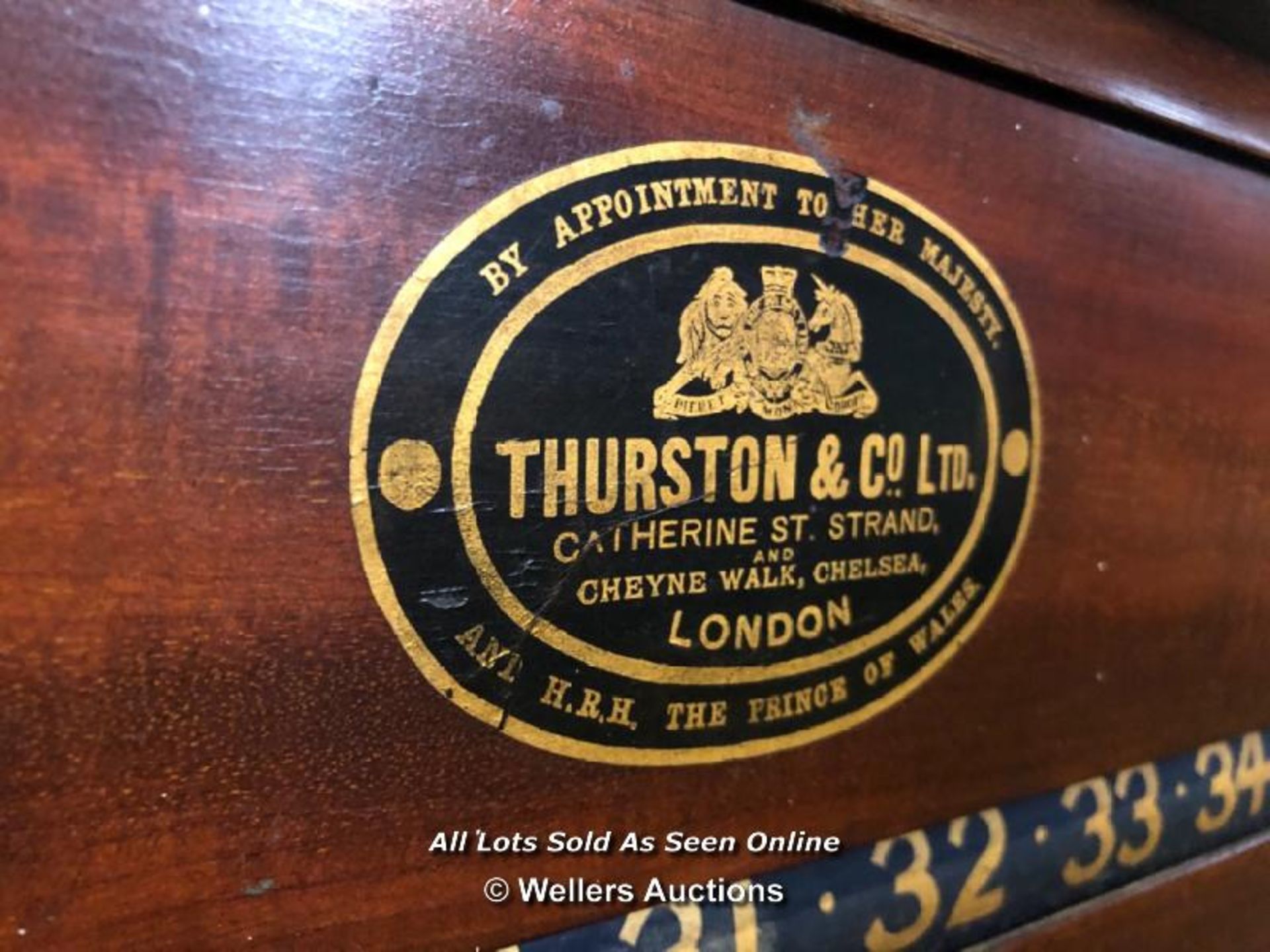 THURSTON & CO. LTD BILLIARD ROLLER SCOREBOARD & SLIDER WITH RAISED PEDIMENT, GOLD LEAF LETTERING - Image 3 of 3