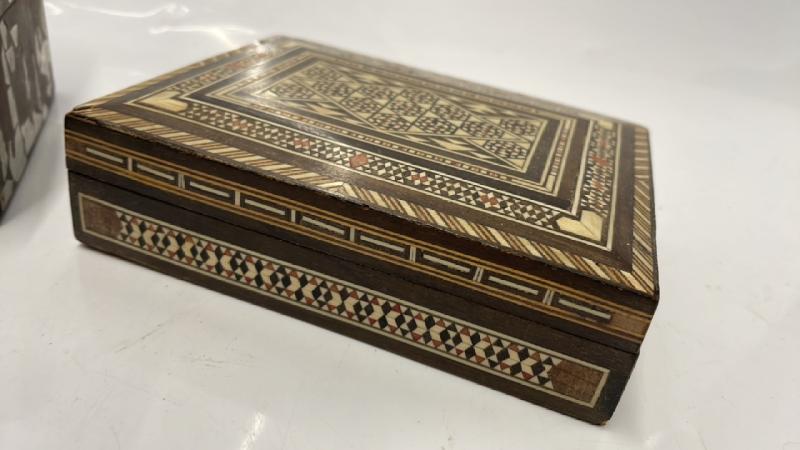 BOX WITH MOTHER-OF-PEARL INLAY; MODERN INLAID BOX - Image 3 of 3