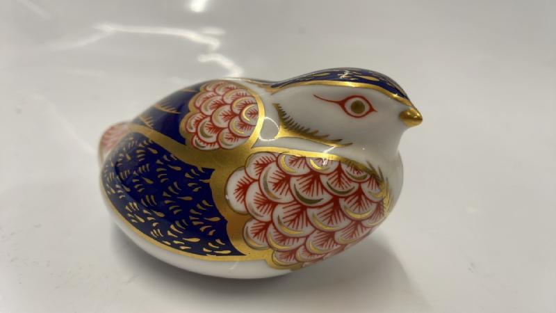 ROYAL CROWN DERBY BIRD PAPERWEIGHT, SILVER COLOURED STOPPER