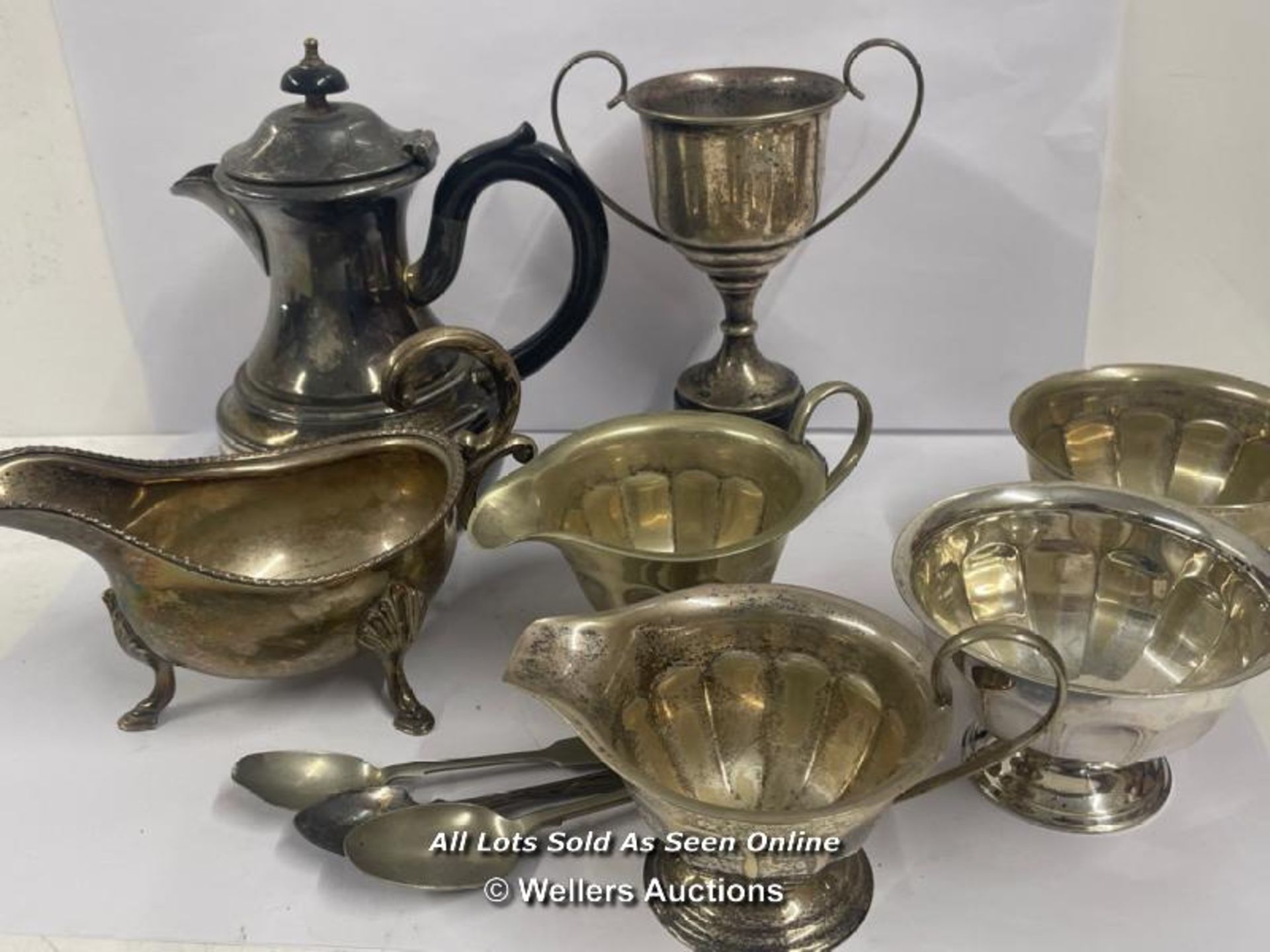 ASSORTED PLATED METAL WARE INCLUDING COFFEE POT, BOWLS, JUGS AND SPOONS