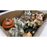 BOX OF DECORATIVE CERAMICS