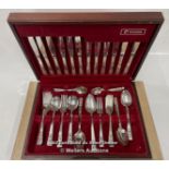 *ONEIDA COMMUNITY SILVER PLATED 44 PCE CUTLERY CANTEEN HAMPTON COURT CORONATION