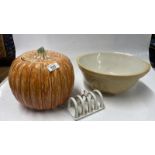 LARGE CERAMIC BISCUIT JAR MODELLED AS A PUMPKIN; OLD KITCHEN MIXING BOWL, TOAST RACK