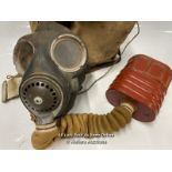 *WW2 ARMY RESPIRATOR DATED 1940