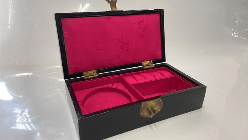 MODERN CHINESE JEWELLERY BOX, 25CM WIDE - Image 3 of 3