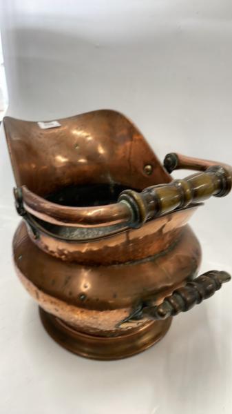 VICTORIAN COPPER HELMET COAL SCUTTLE - Image 2 of 2