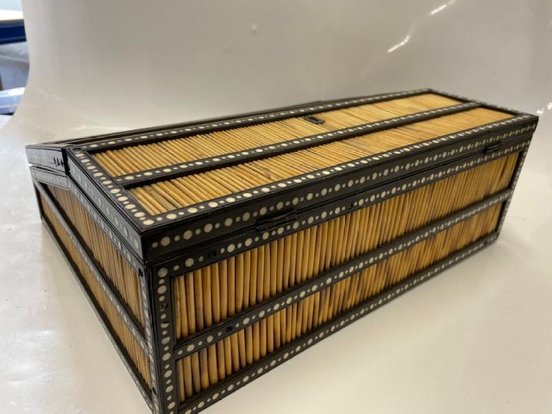 19TH CENTURY PORCUPINE QUILL WRITING BOX WITH FITTED INTERIOR, 37.5CM WIDE - Image 4 of 4