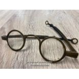 *ANTIQUE GEORGIAN PAIR OF WIG GLASSES WITH EXTENDING ARMS.