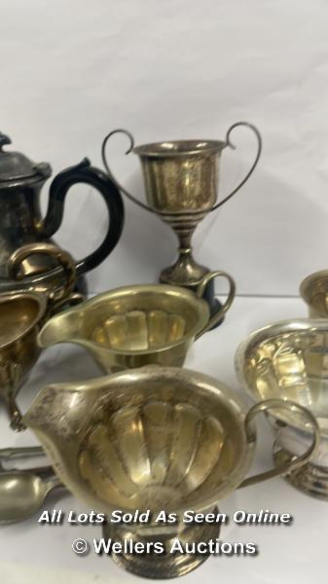 ASSORTED PLATED METAL WARE INCLUDING COFFEE POT, BOWLS, JUGS AND SPOONS - Image 3 of 7