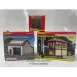 ASSORTED BOXED HORNBY RAILWAY INCLUDING SKALEDALE EAST SIGNAL BOX, JACK BEETON'S GARAGE AND NORMOYLE
