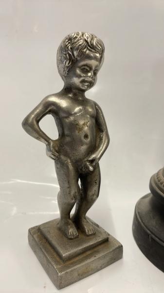 VICTORIAN SPELTER FIGURE OF LAUGHING BOY, SIGNED RAMCOU, 37CM; SMALL BOY FIGURINE - Bild 2 aus 3