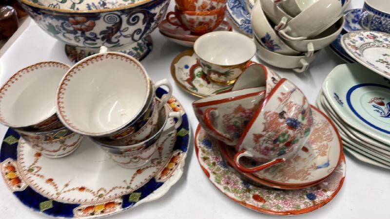 CALYX WARE SOUP BOWLS AND SAUCERS; CHINESE EGGSHELL TEA SET; OTHER DECORATIVE CHINA - Bild 3 aus 5
