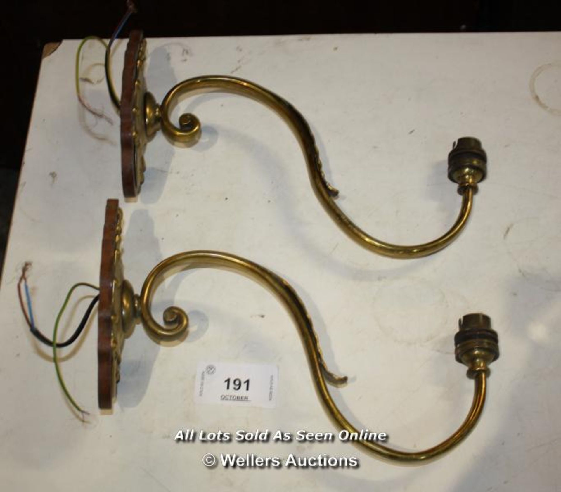 PAIR OF RE-WIRED PERIOD BRASS WALL LIGHT FITTINGS