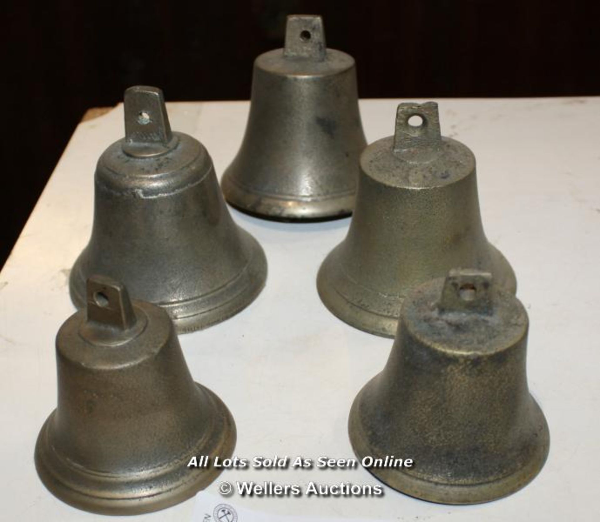 FIVE PERIOD DOOR / PANTRY BELLS