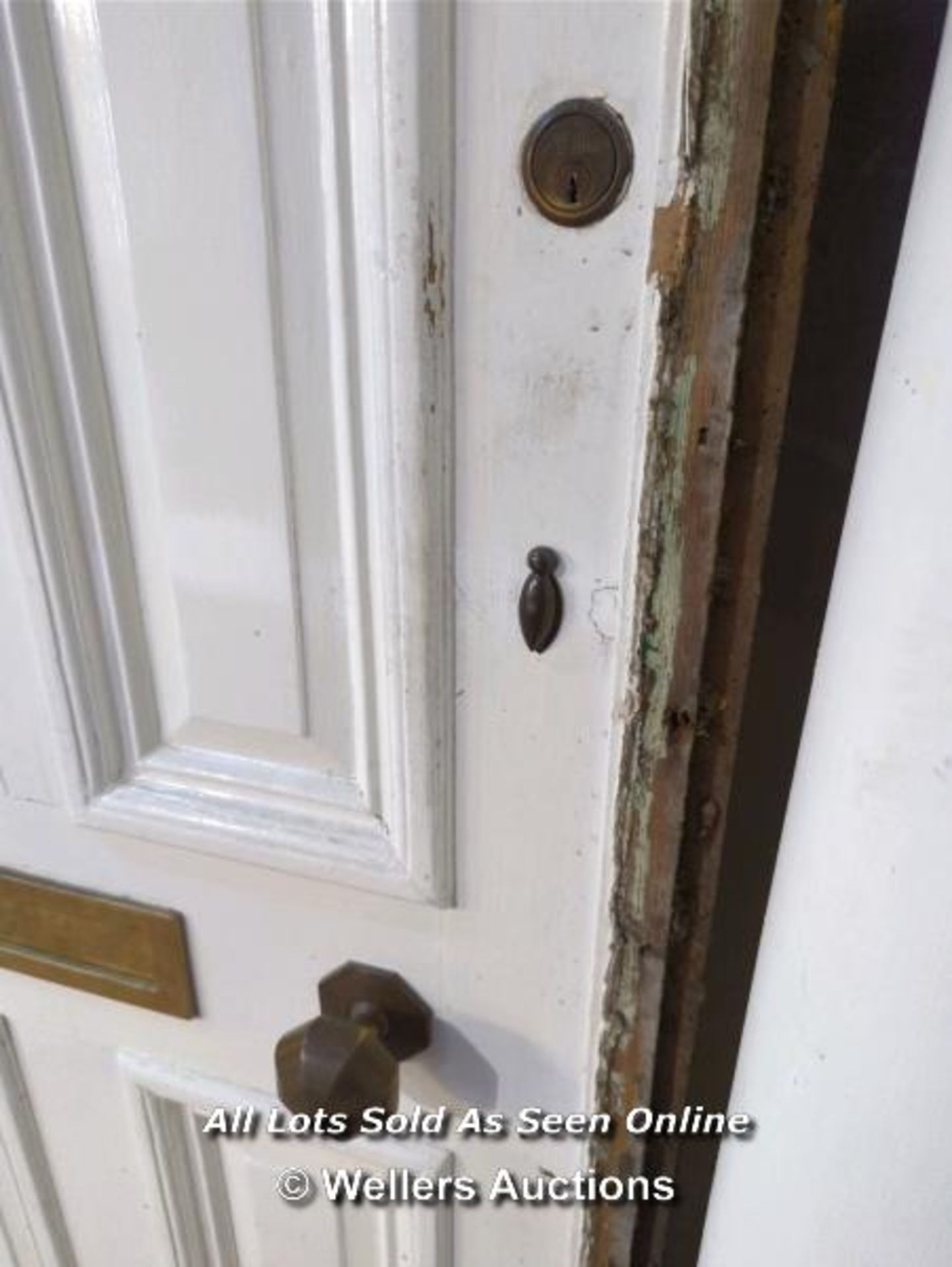 VICTORIAN FRONT DOOR WITH FRAME, LETTER BOX, KNOB AND ORIGINAL KEYS - Image 2 of 3