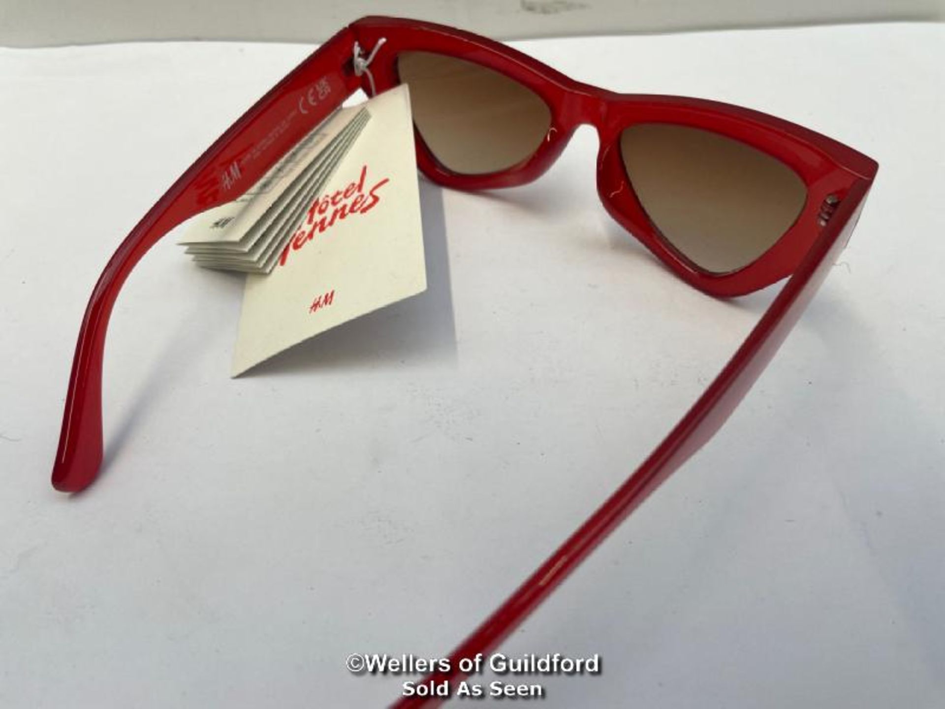 *H&M HOTEL HENNES COACHELLA RED SUNGLASSES / NEW - Image 2 of 2