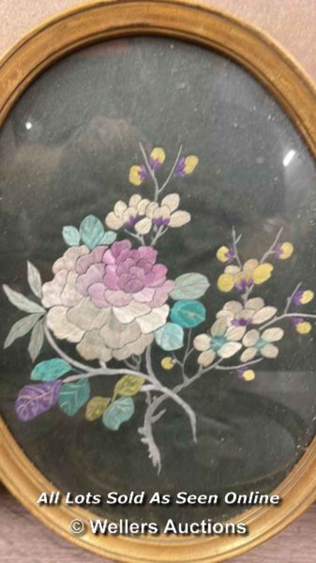 A SET OF SIX OLD CHINESE SILK EMBROIDERY FLOWERS IN OVAL FRAMES. 26 X 33 CM - Image 3 of 8