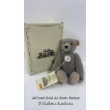 STEIFF HISTORIC MINIATURE SERIES 'RICHARD' WITH BOX, 17CM