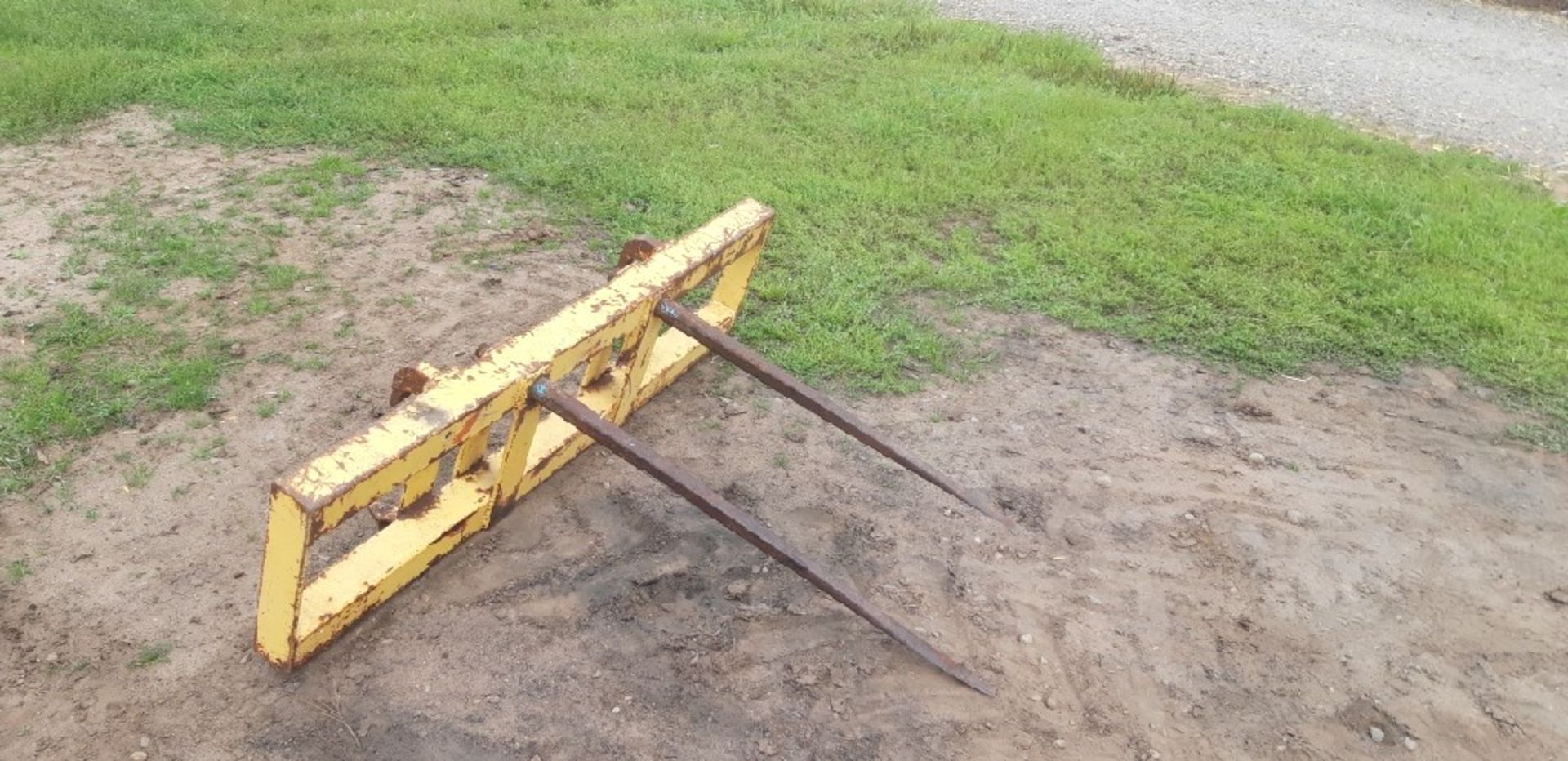 TWIN TINE BALE SPIKE