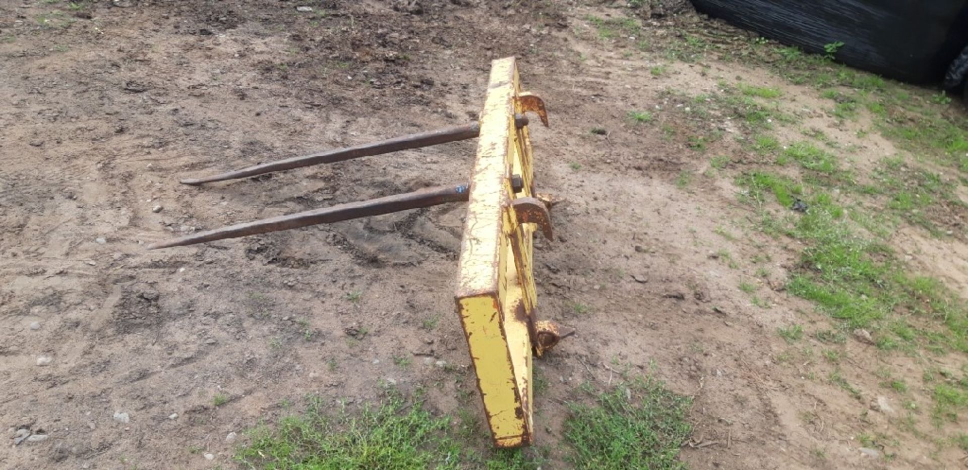 TWIN TINE BALE SPIKE - Image 3 of 4