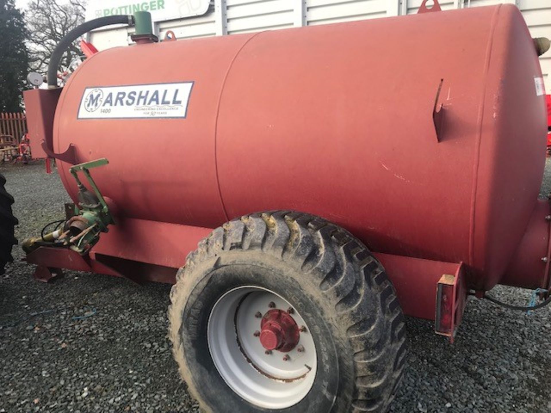 MARSHALL 1400 GALLON TANKER