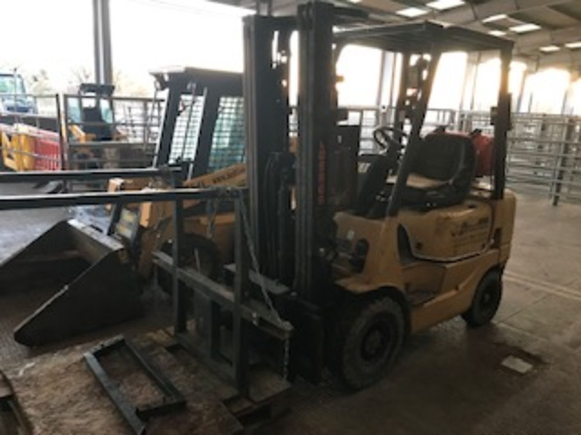 CATERPILLAR FORKLIFT