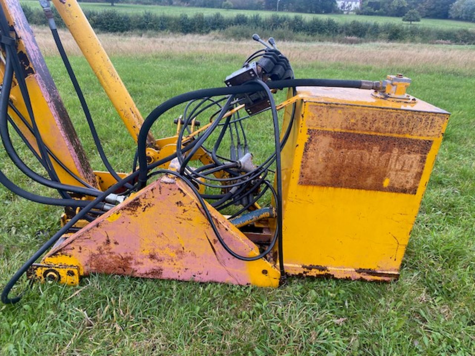 BOMFORD HEDGE TRIMMER - Image 3 of 6