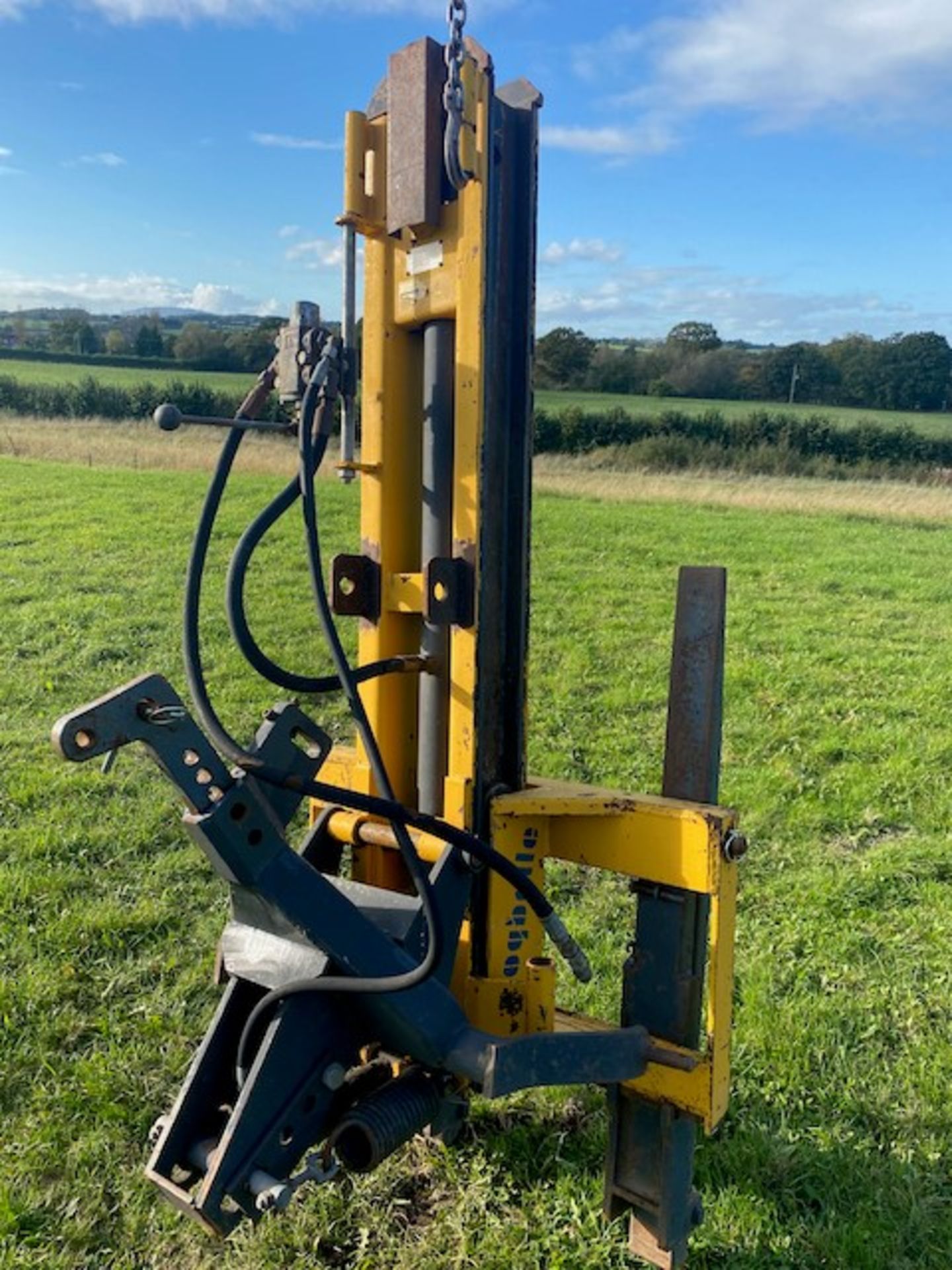 REAR MOUNTED FORKLIFT - Image 2 of 2