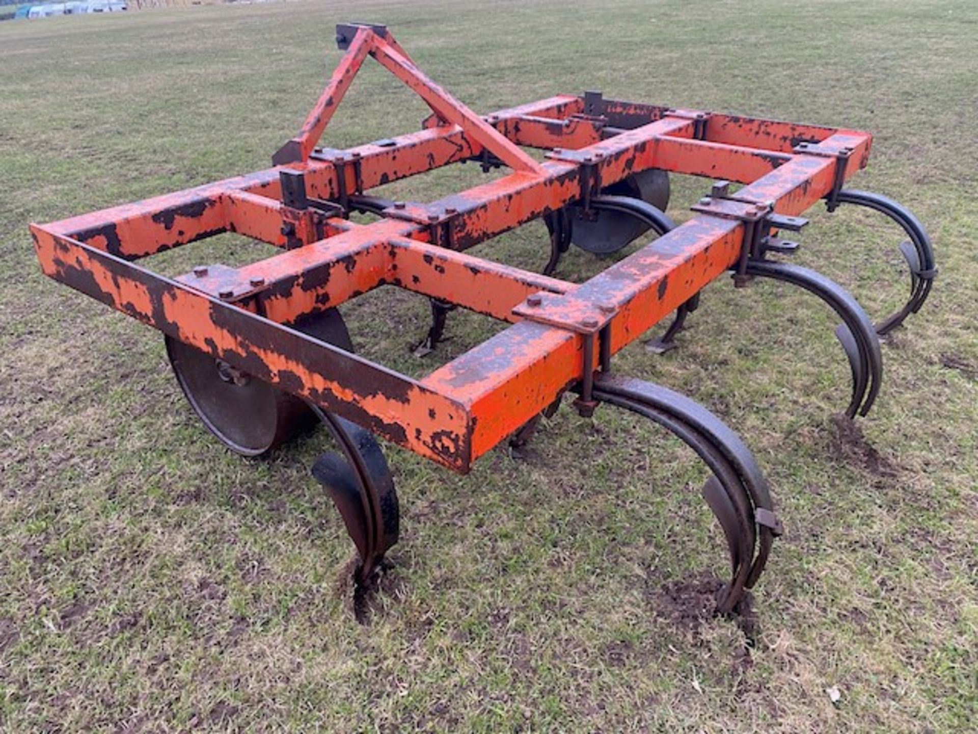 HEAVY DUTY SPRING TINE CULTIVATOR - Image 2 of 5