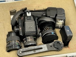 MAMIYA M645J CAMERA IN TRAVELLING CASE - Image 3 of 3