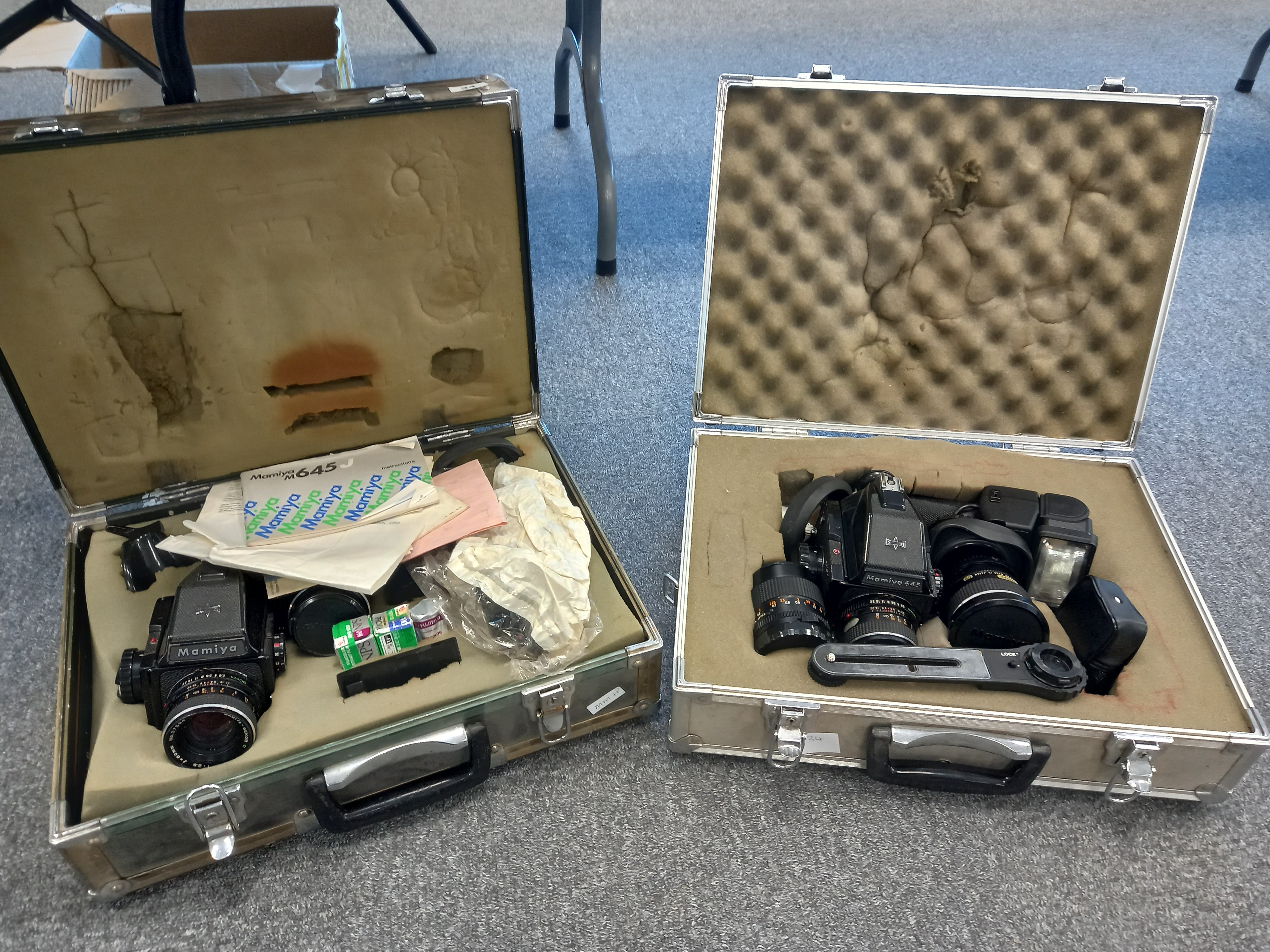 MAMIYA M645J CAMERA IN TRAVELLING CASE