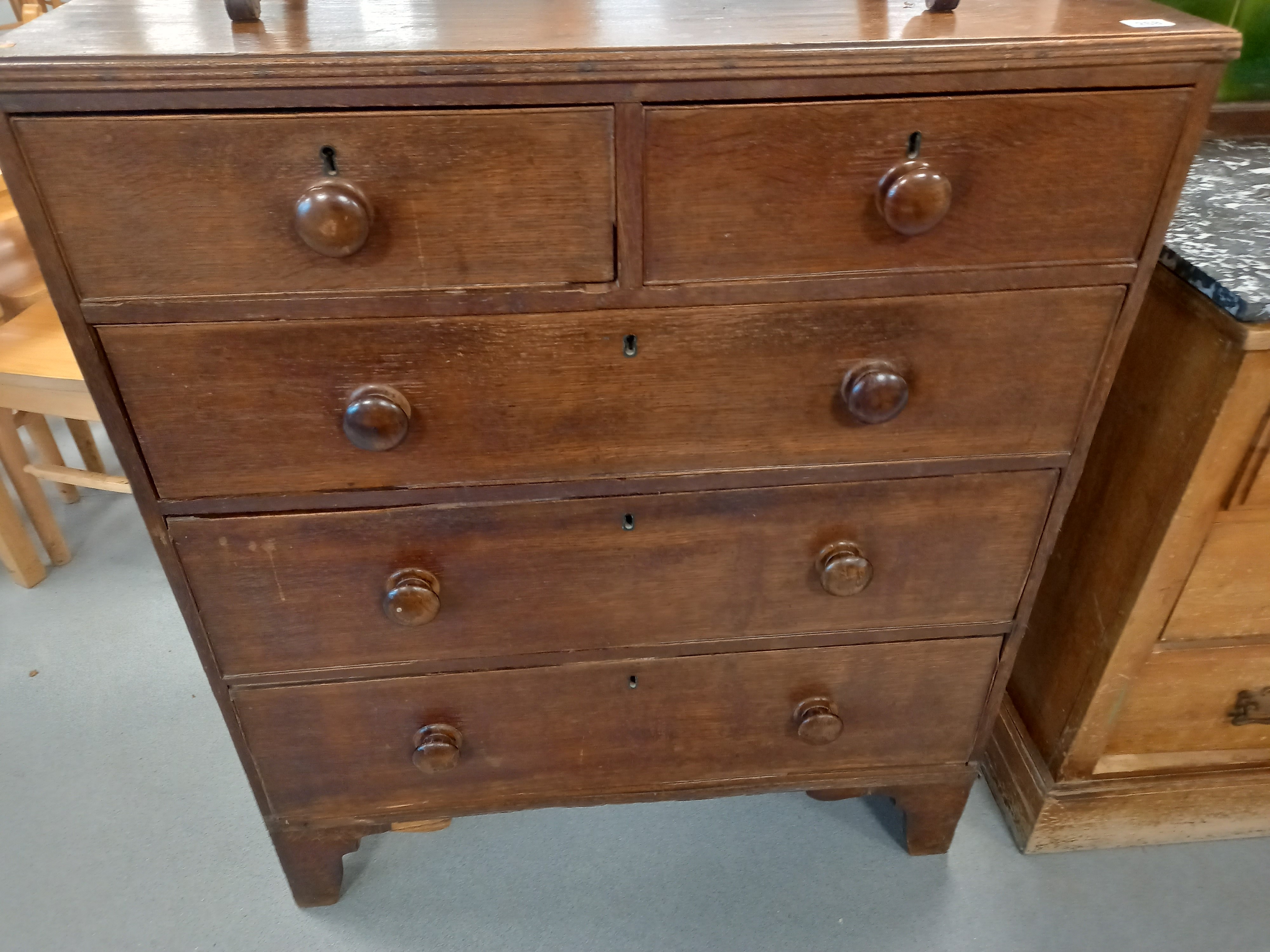 VICTORIAN OAK CHEST OF 5 DRAWERS