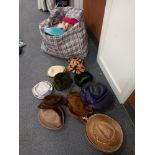 QUANTITY OF VINTAGE HATS