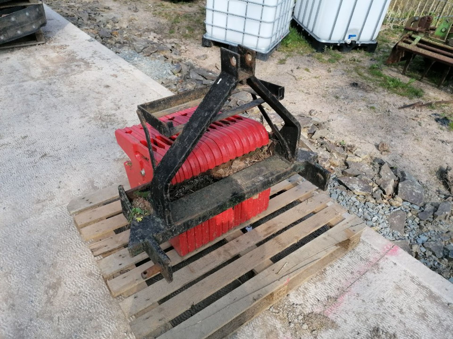 14 JOHN DEERE TRACTOR WEIGHTS - Image 3 of 3