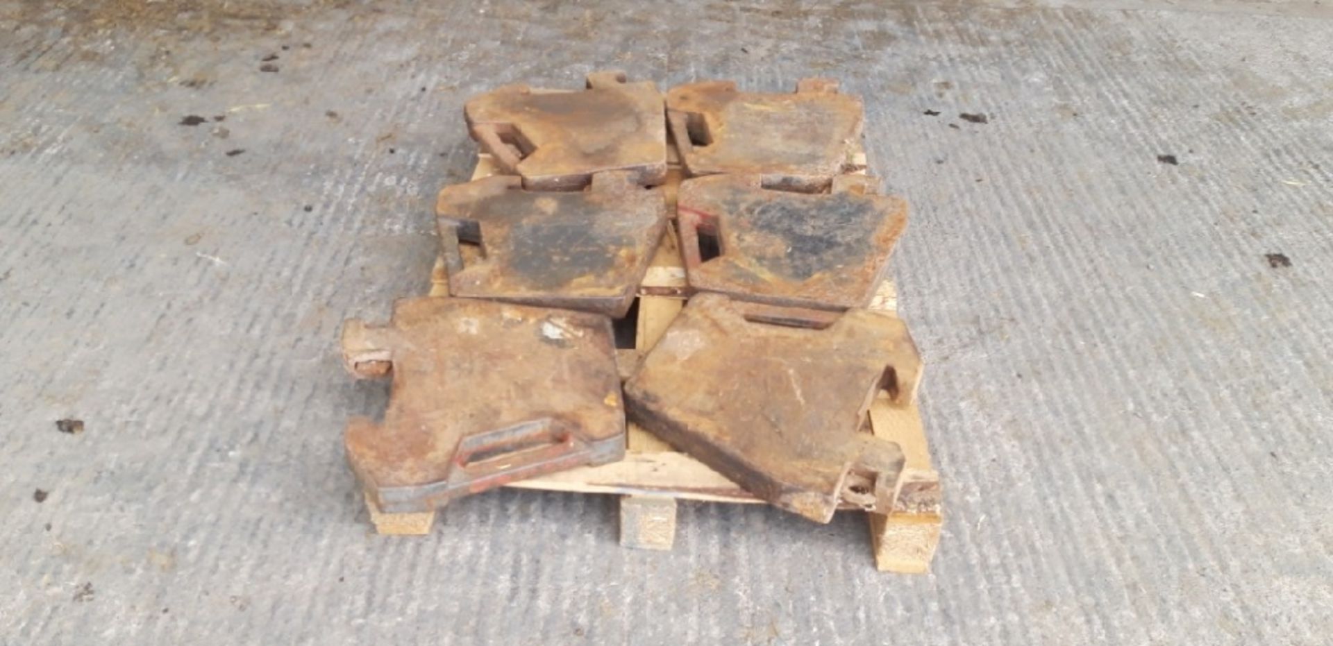 6x MASSEY FERGUSON 45KG WEIGHTS - Image 2 of 8