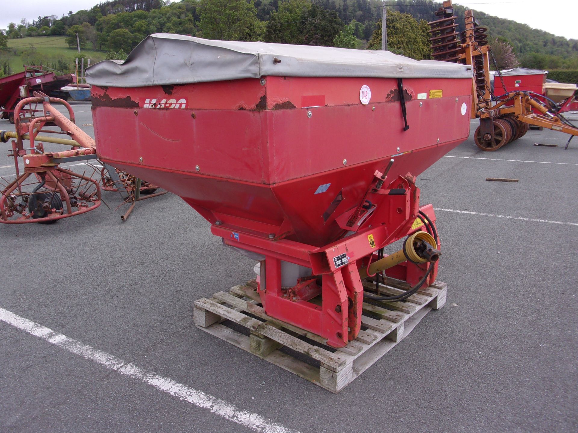 KUHN MDS 732 M FERTILISER SPINNER