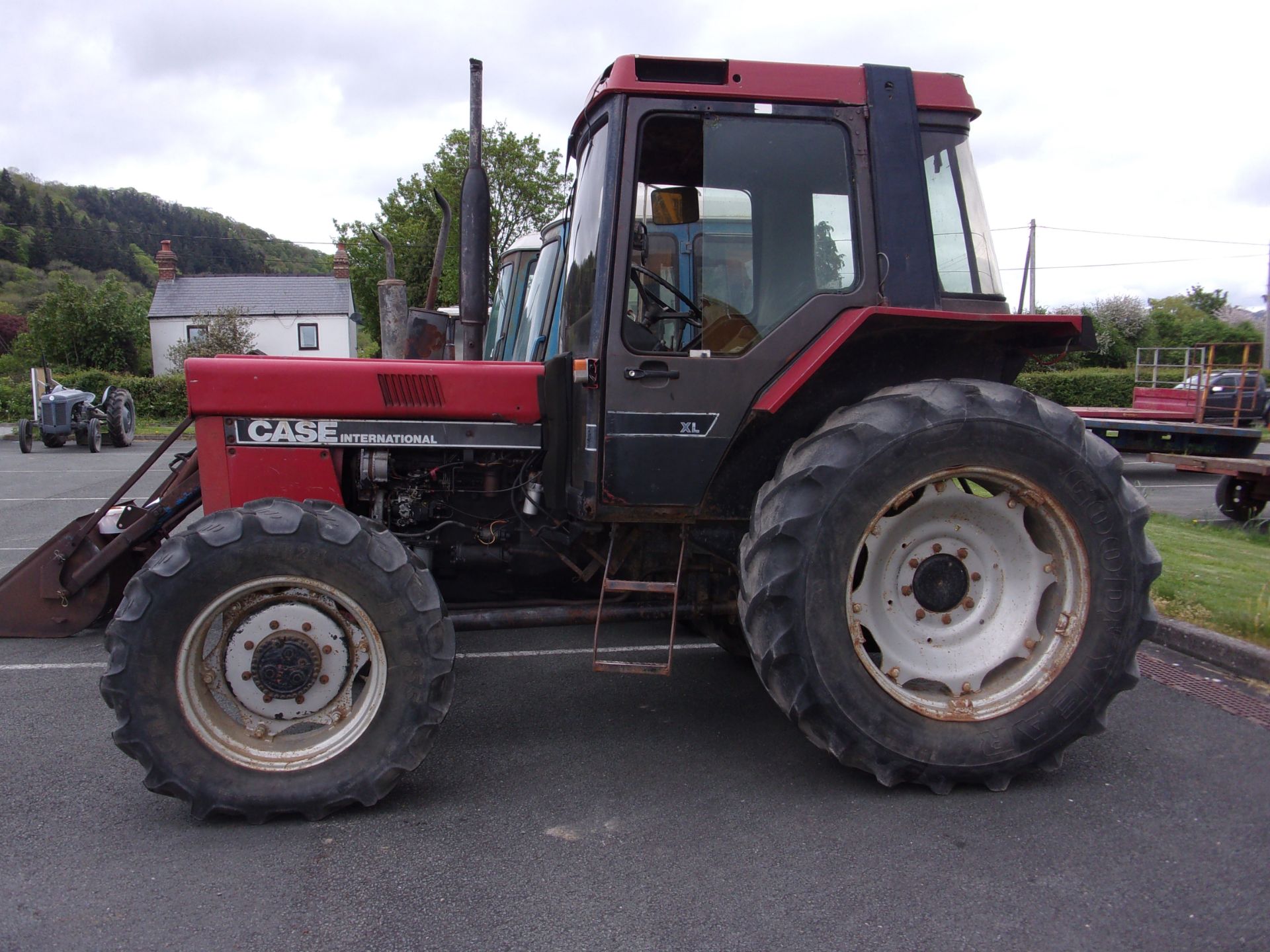 CASE 856 XL 4WD TRACTOR - Image 2 of 2