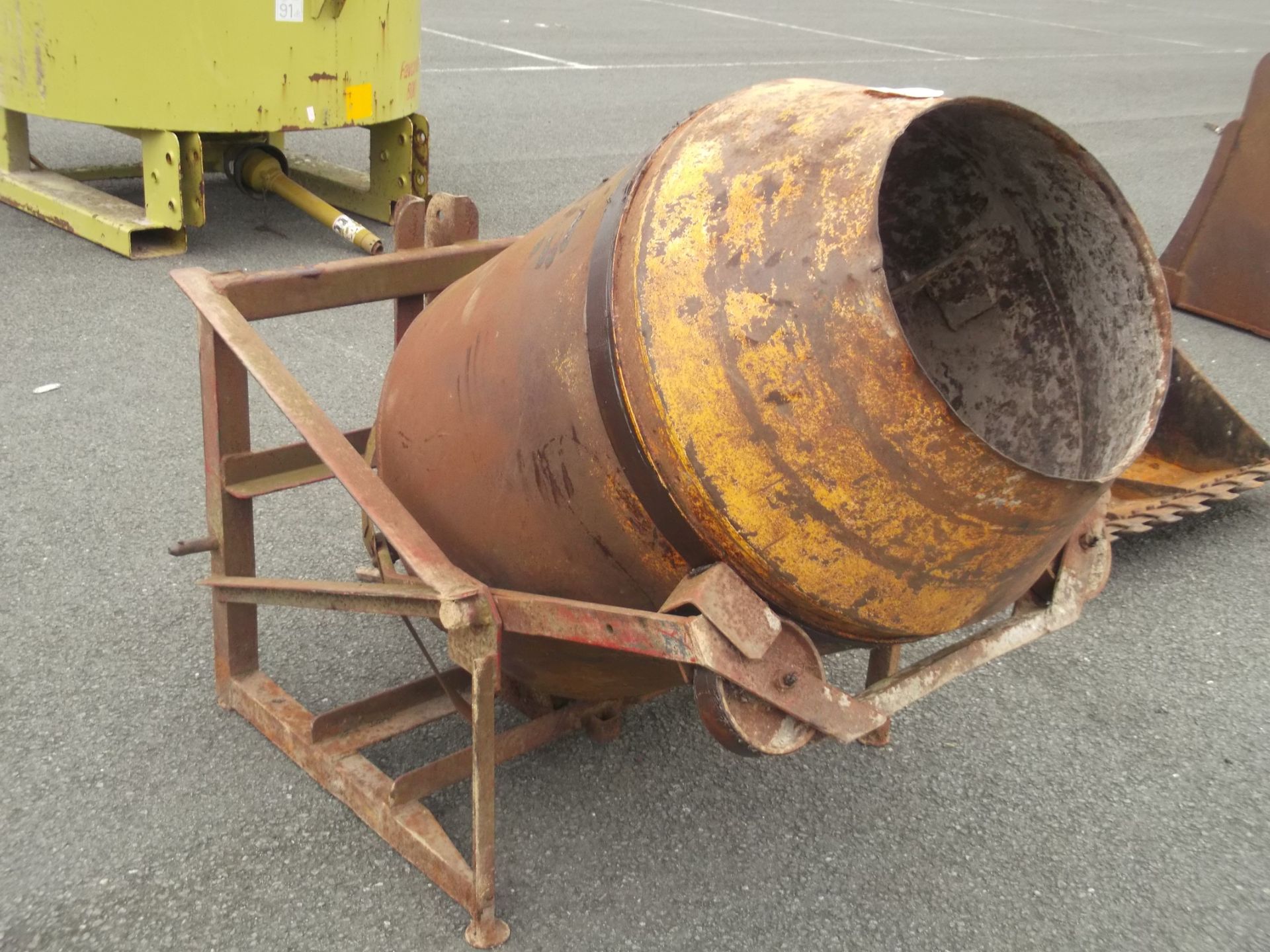 TRACTOR MOUNTED CONCRETE MIXER