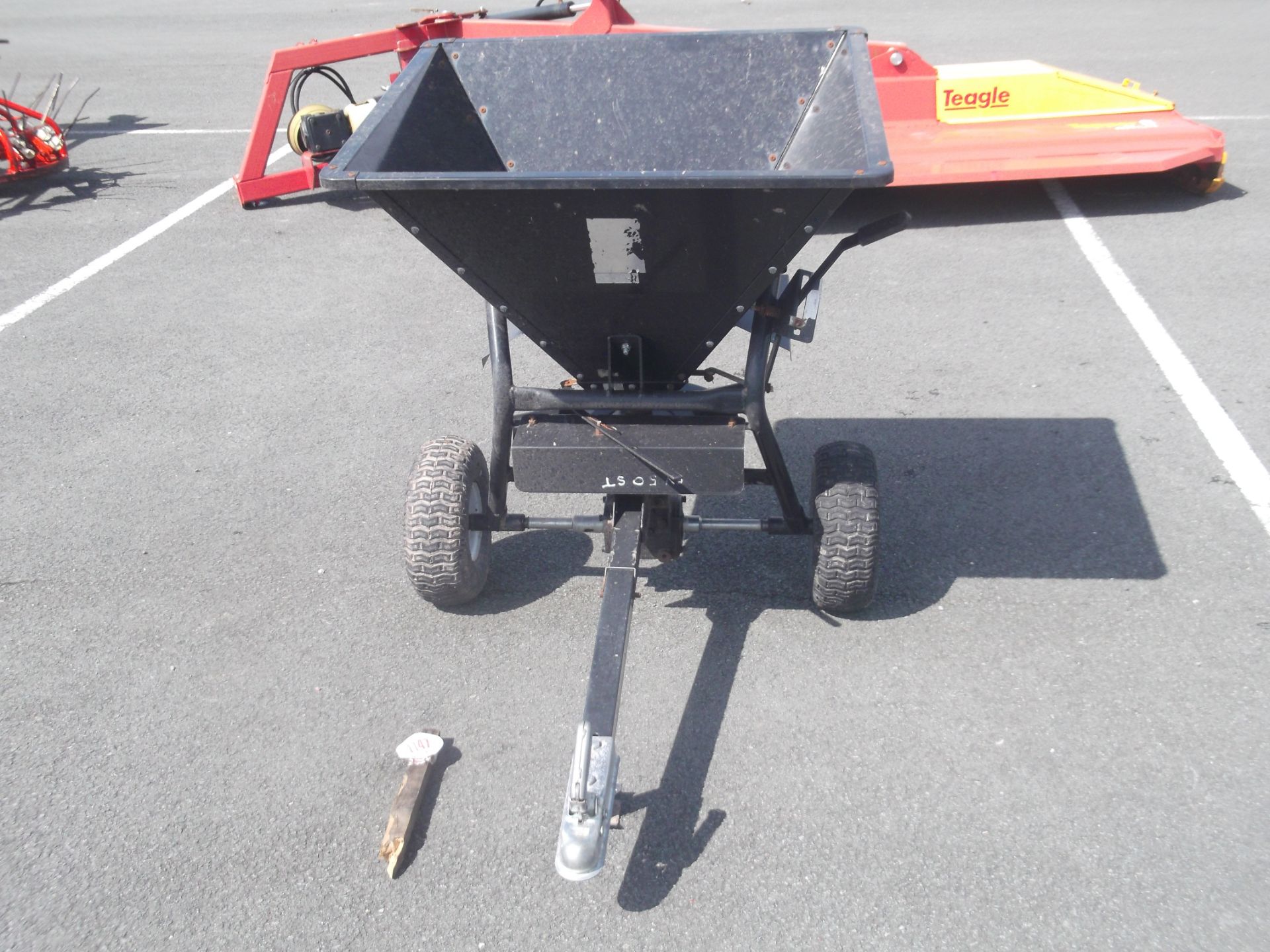 QUAD BIKE FERTILISER SPREADER