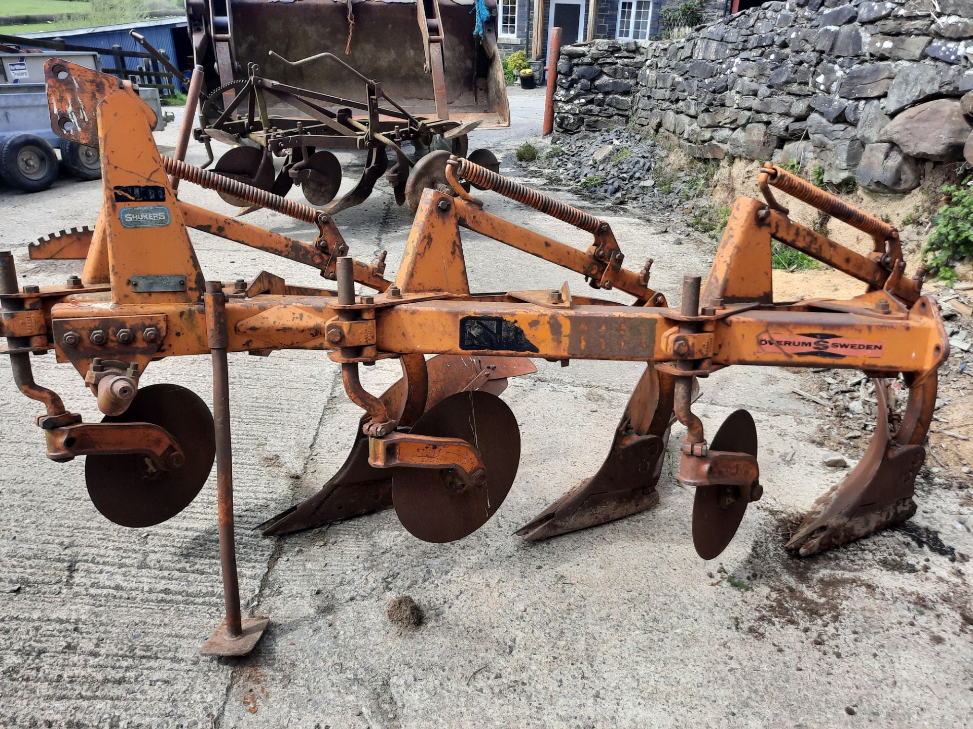 SKH 3 FURROW PLOUGH - FROM A RETIRING L