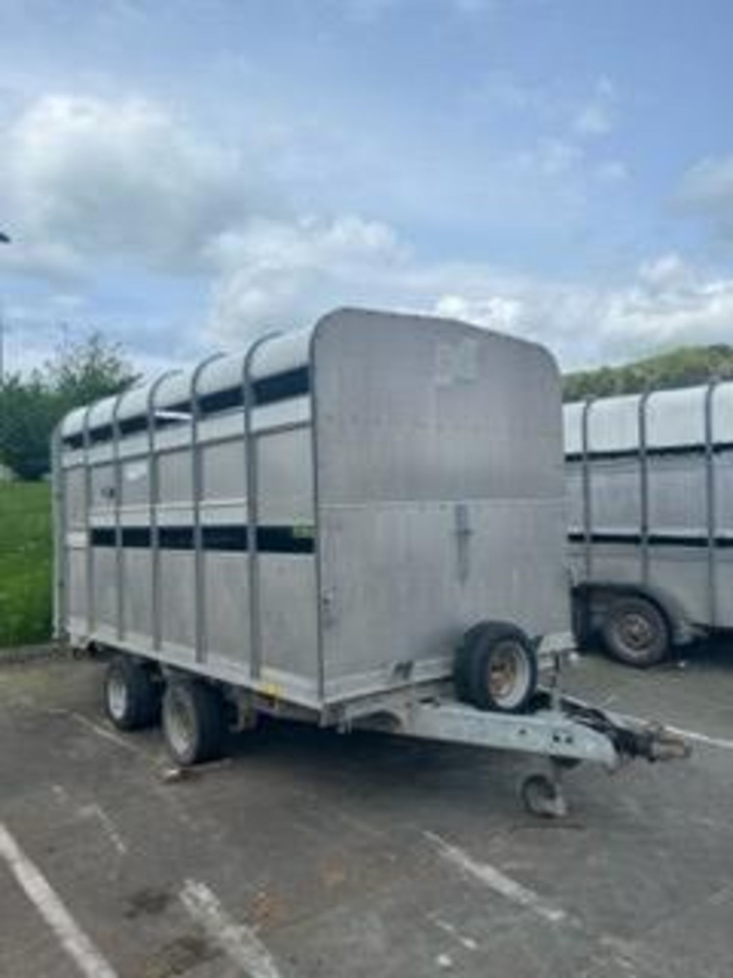 12FT IFOR WILLIAMS STOCK TRAILER WITH DE - Image 4 of 9