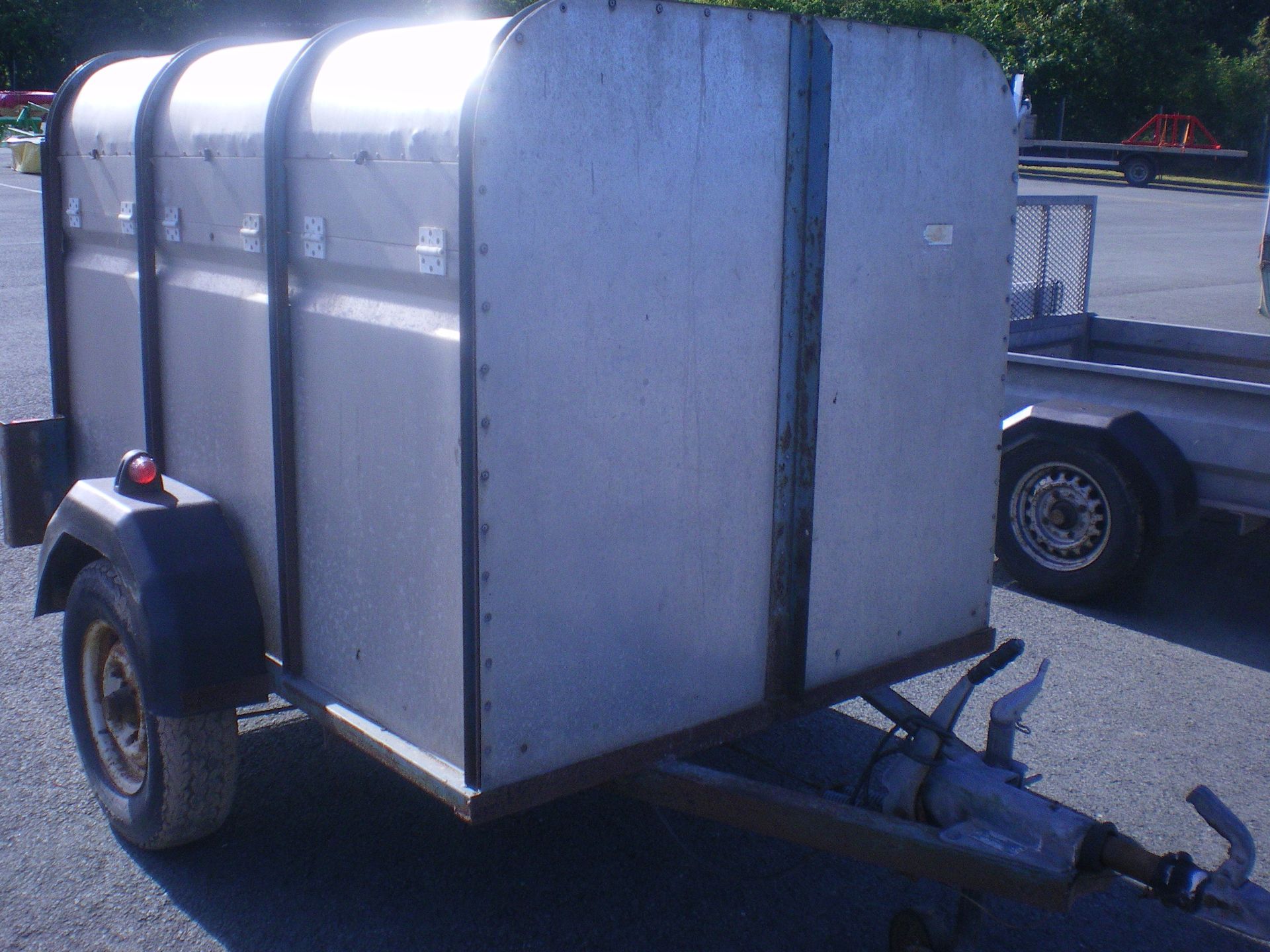 GAMIC SINGLE AXLET SMALL STOCK TRAILER