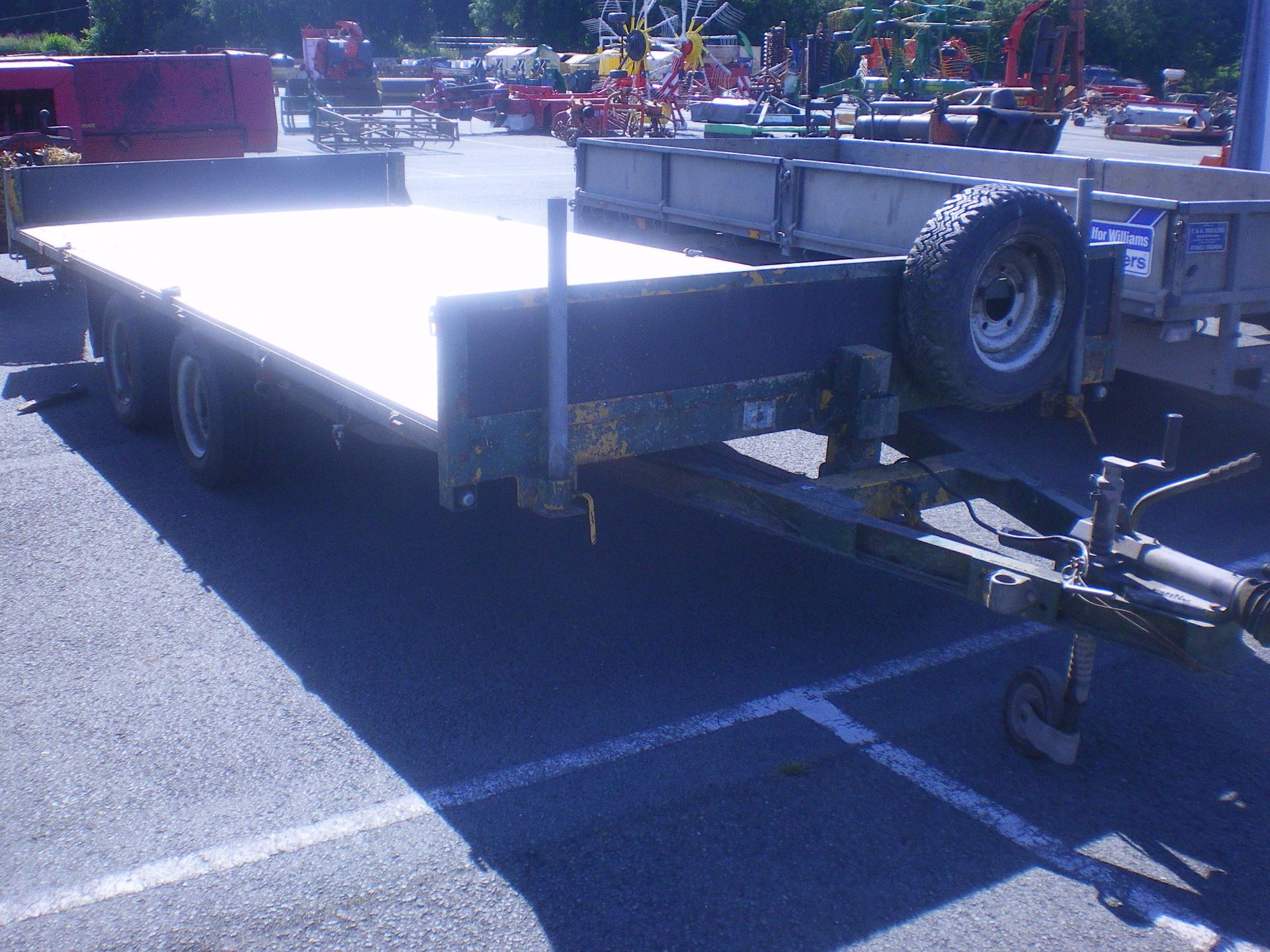 FLATBED TRAILER