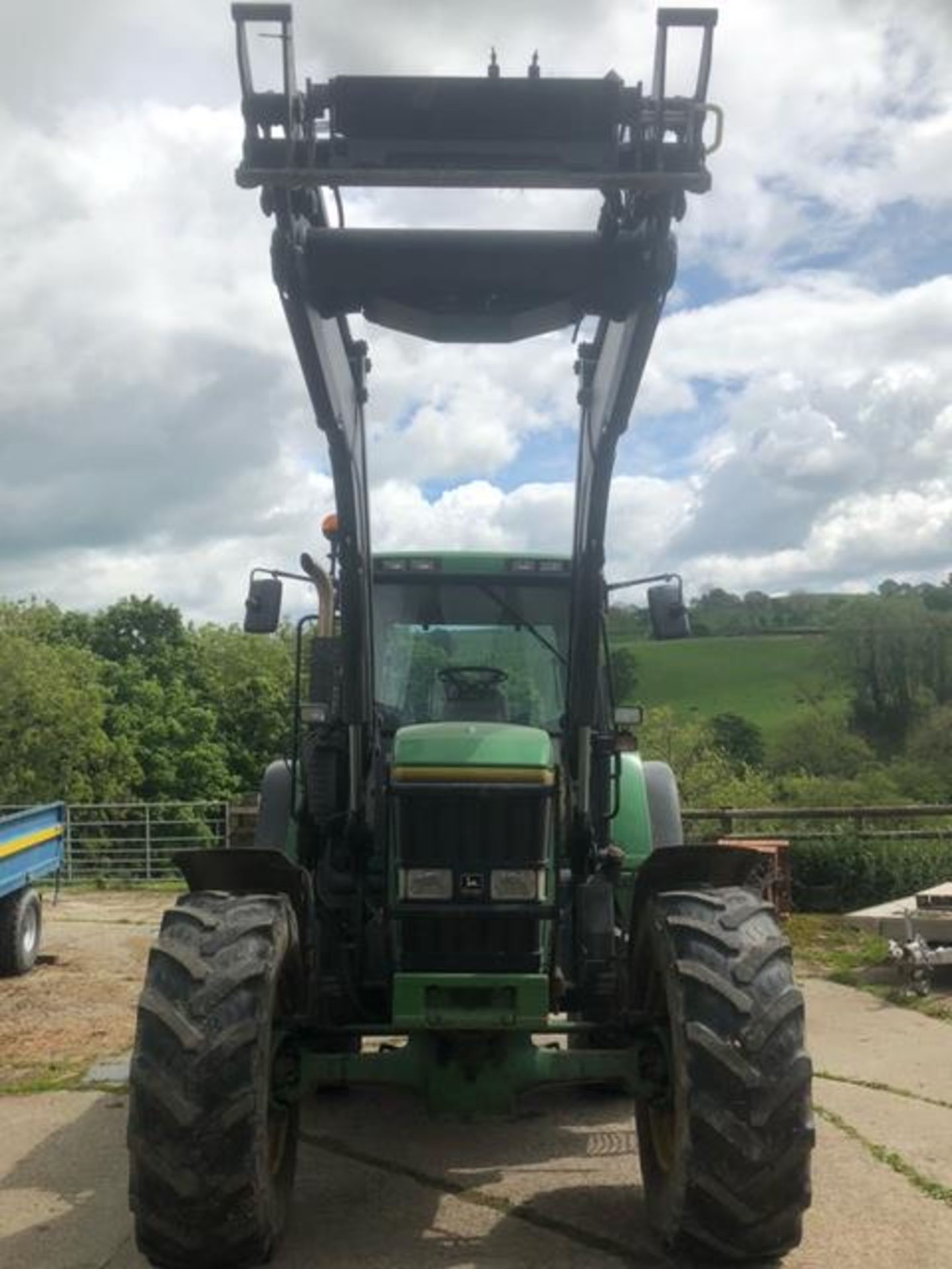 1995 JOHN DEERE 7700 TRACTOR